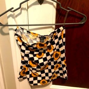 small strapless croptop rue 21